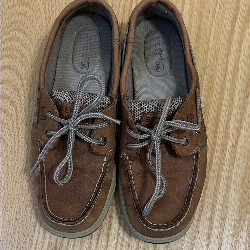 Sperry women's Tan Leather Boat Shoes